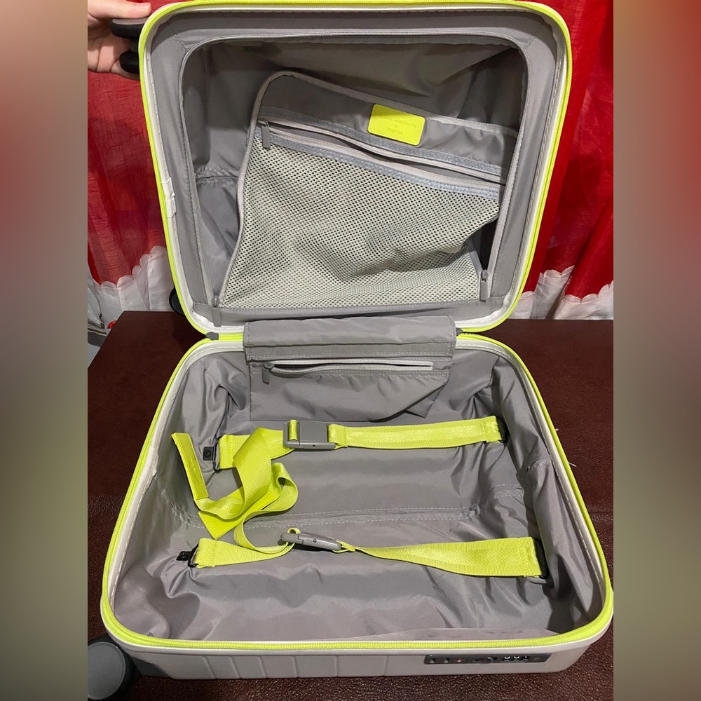 Drunk Elephant Monos Mini Luggage - Picture 6 of 9